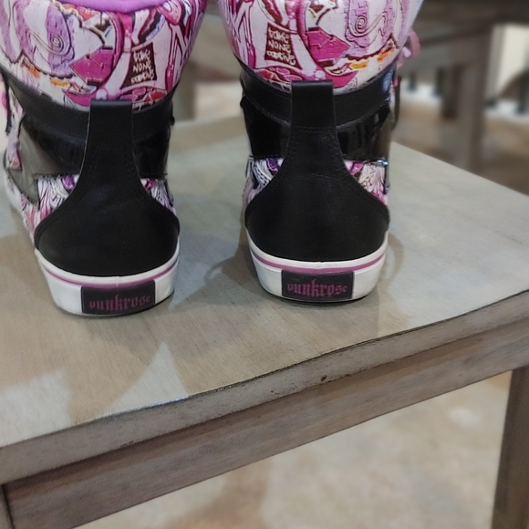 Punkrose - Picture 8 of 8